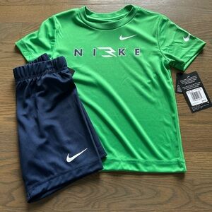 NWT Nike Toddler Set size 4T